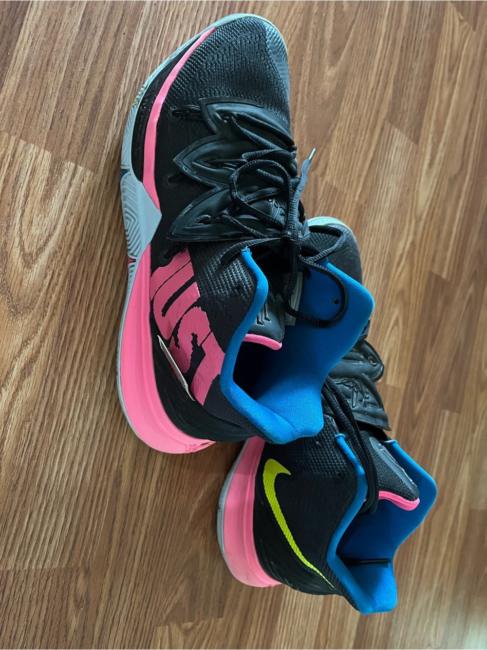 The Nike Kyrie 5 “Just do it” basketball sneaker. Size Men’s 9.